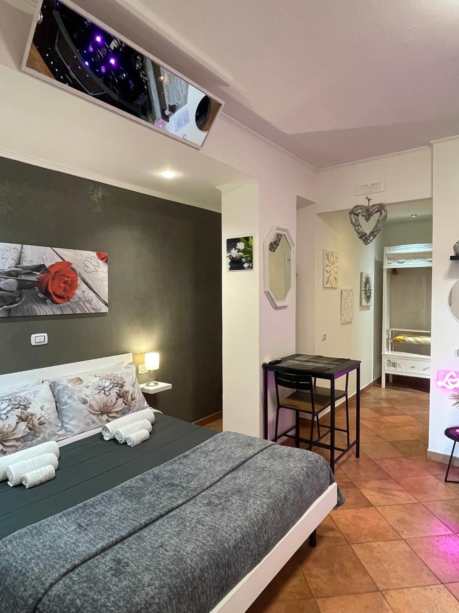 Room24 Guest house *